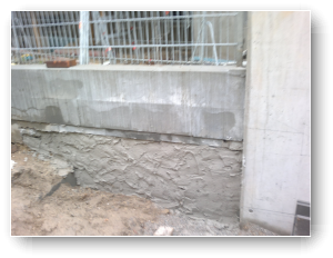 anzeichnen der Treppe und vorputzen der Wand