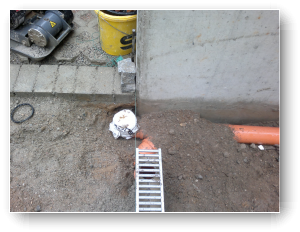 verlegen von KG-Rohren und verlegen von Entw�sserungsrinne