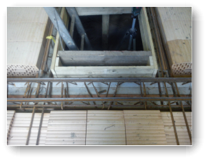 �ffnug in der Ziegeleinhangdecke Kellerluke