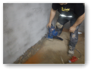 aufschneiden der Lagerfuge f�r einbringen von sperrschicht