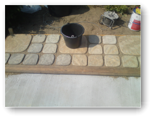 Kaminplatz Platten verlegen in Kunsthartz