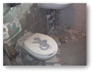 Waschbecken und WC kommt alles neu