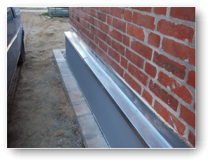 Abdeckung der Kellerd�mmung und L�ufer setzen